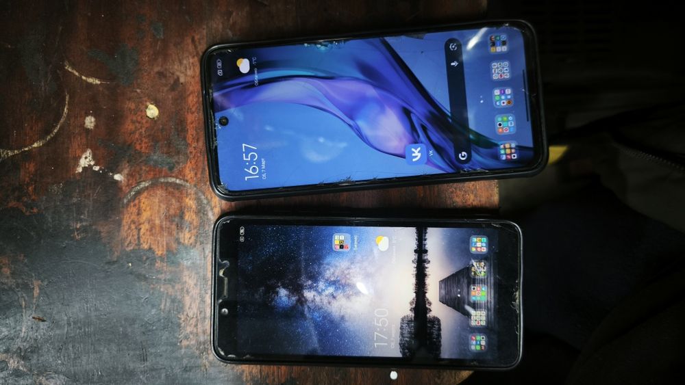 Продам телефоны ..