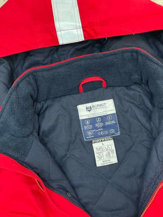 Продам куртку зимнию