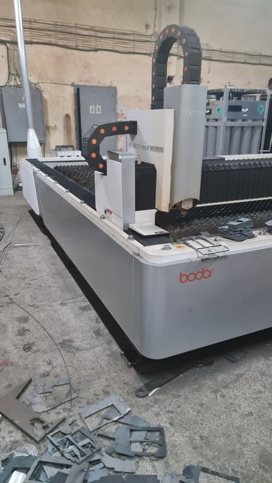 Продавам машина за лазерно рязане