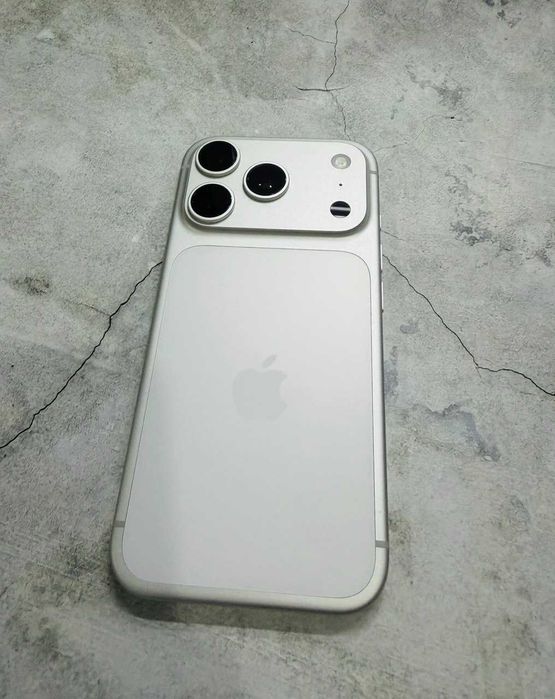 Apple iPhone 17 pro  (Актобе 414) лот 122/4321