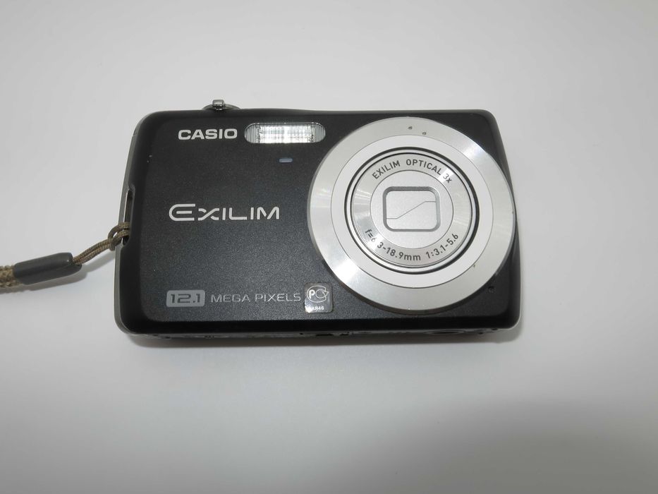 Casio EX Z35 ултра компактен цифров фотоапарат, дигитална камера, пълен комплект, в отлично състояние, работи перфектно