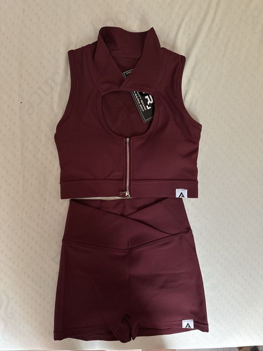 Дамски спортен комплект