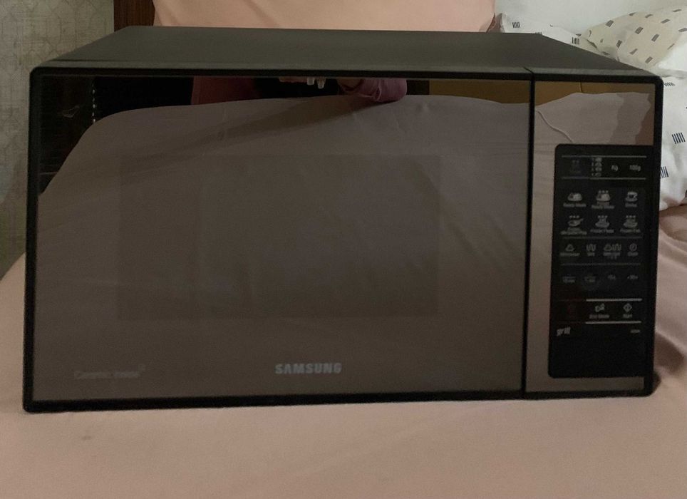 Микровълнова фурна Samsung GE83X/BOL , 23 Литри, 800 W