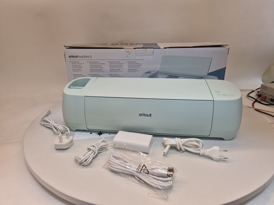 Cricut explore 3 cutter plotter NOU