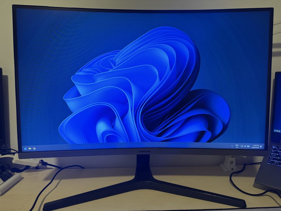 Monitor Curbat Samsung 27” 75Hz