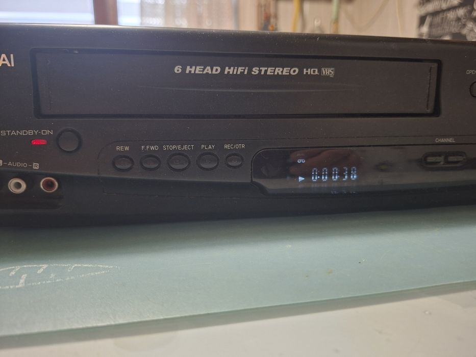 Combo VHS/DVD Funai, 6 capete, Hi-Fi Stereo, de colecție