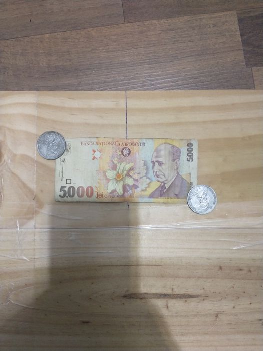 Vând monede și bancnote vechi