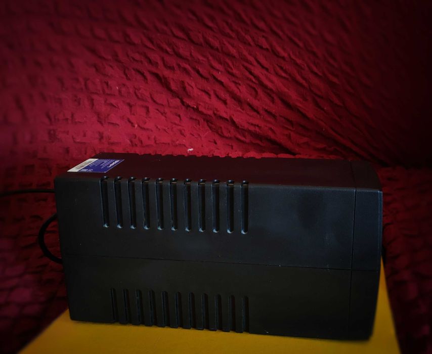 Источник бесперебойного питания