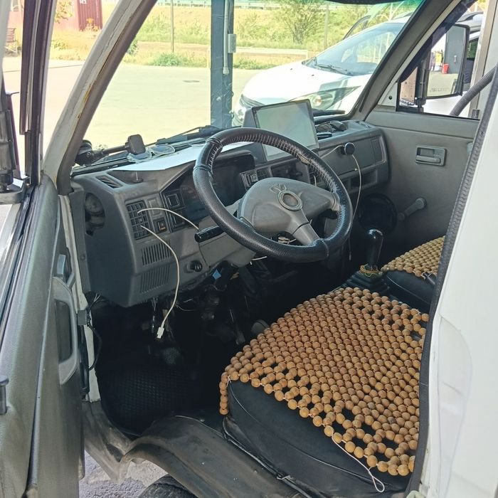 Damaz van sotiladi srochni xolati yaxshi yurib turgan moshina 3200$