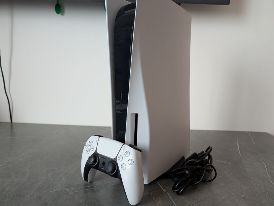 Продам Playstation 5 в подарок 5 игр