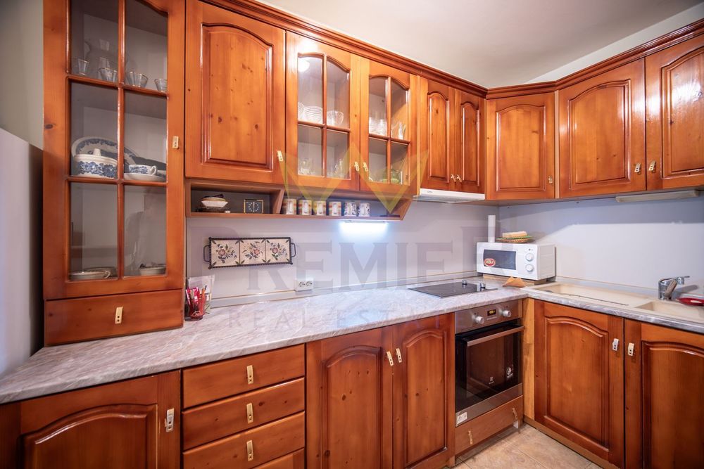 Продава се Тристаен апартамент в Добрич, Център - 98 кв.м за 1480 €/кв.м - Снимка #6