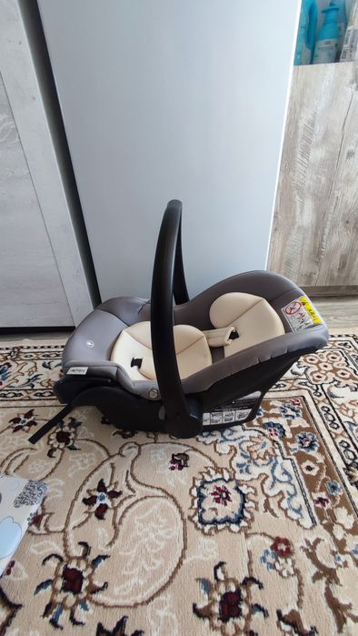 Продам Автокресла до 13 кг