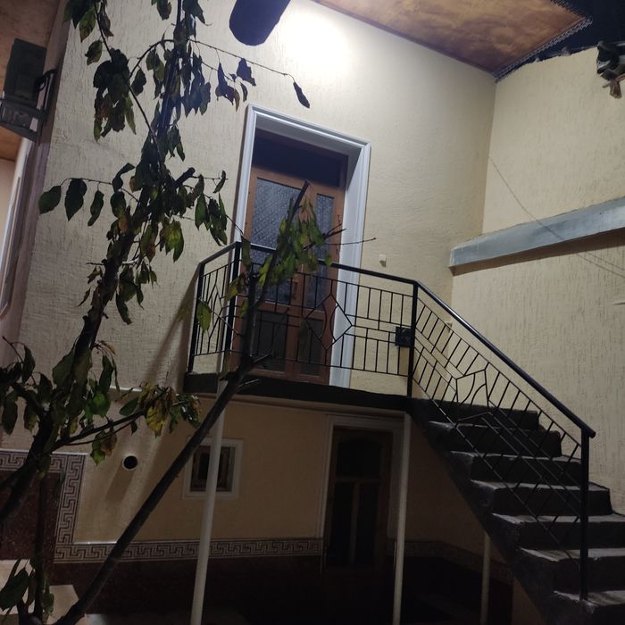 Уй эгасидан  квартирага ховли алмашаман доплата билан