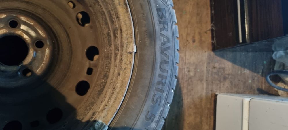 Set 4 anvelope de vară (plus jante) Barum 185/60 R15