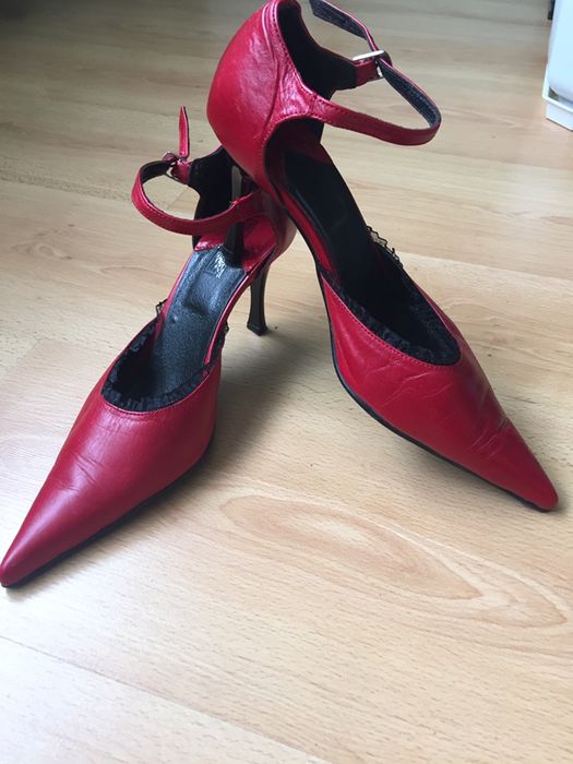 Червени обувки ест.кожа