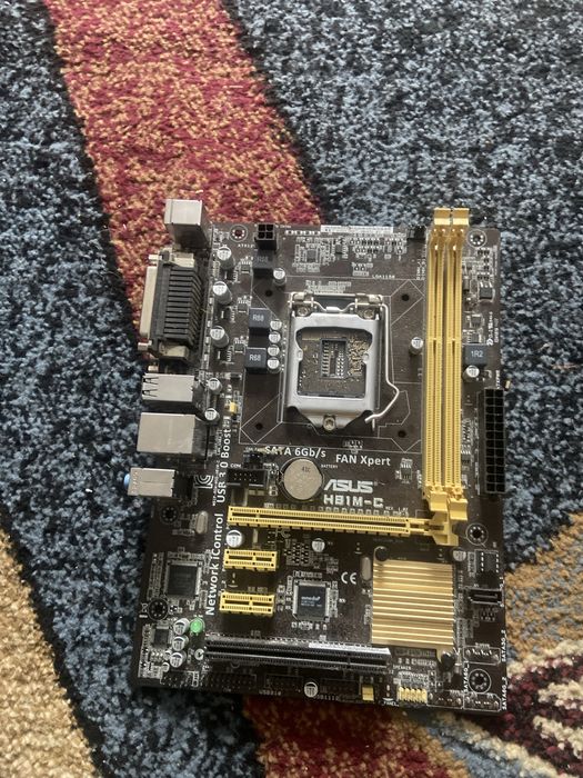 Vând placi de baza de leptop si de calculator defecte