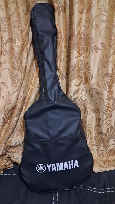 Продаётся гитара Yamaha s70