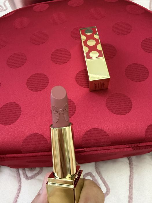 Помада от Estee Lauder. Original. Новая
