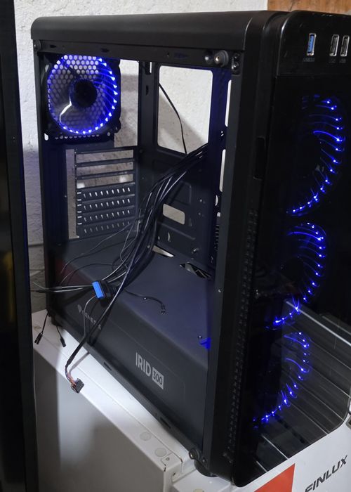 Carcasa pc pro gaming alba