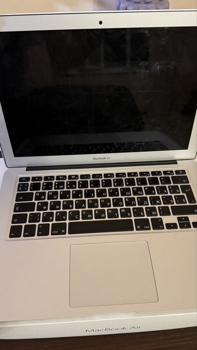 MacBook Air (13-inch, 2017)