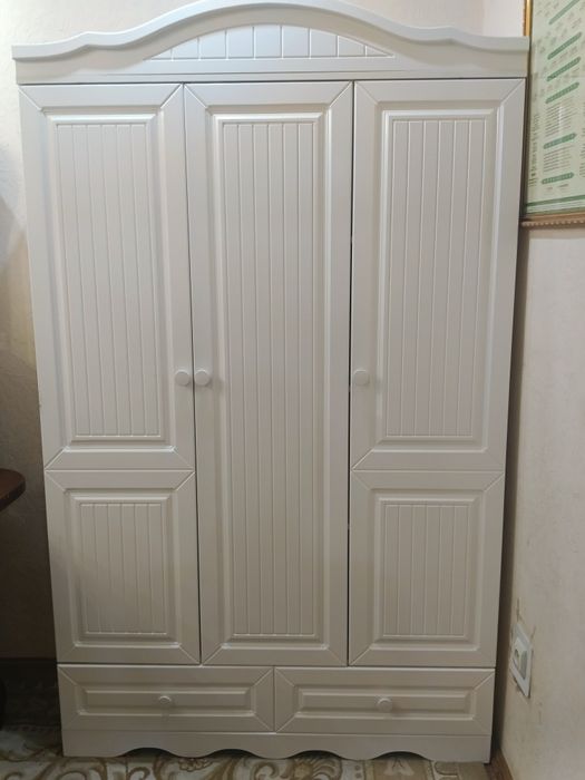 Котта ок шкаф яхши холатда