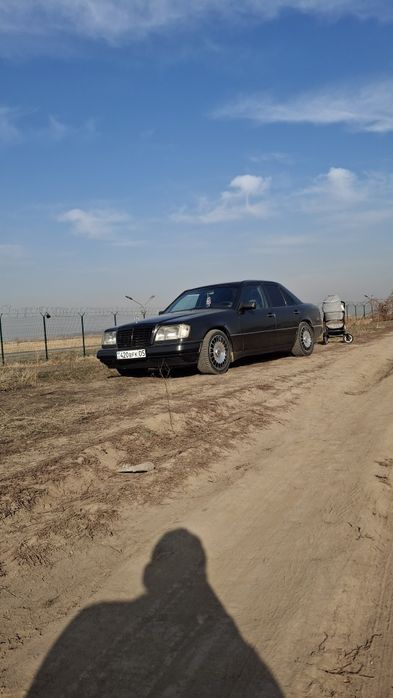 Продам Мерседес 124