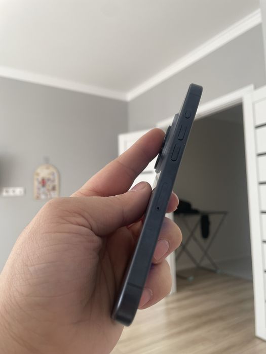 продаю айфон 15про 256гб в идеале