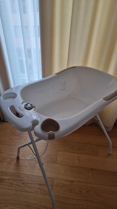 Chipolino вана със стойка за къпане