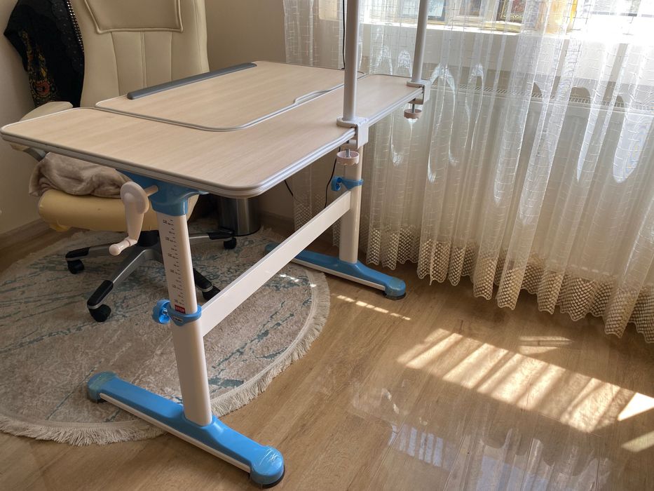 Birou ergonomic modern cu planseu rabatabil