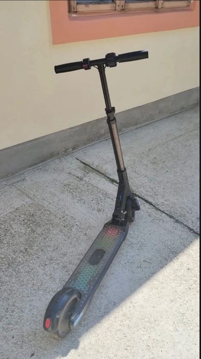 Trotinetă electrică pentru copii