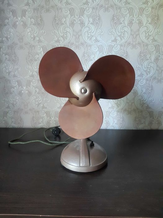 Вентилятор советского периода 1963 г в рабочем состоянии