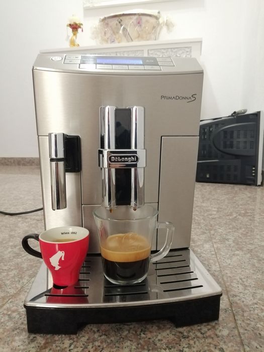 Кафемашина Delonghi primadonna s