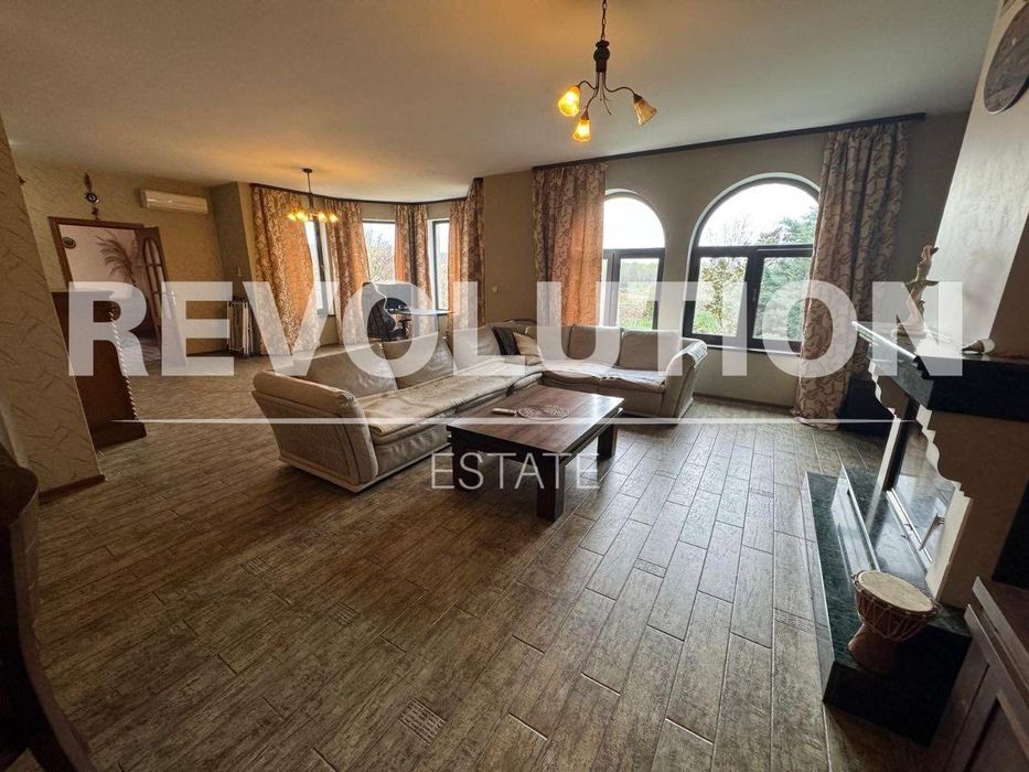 Къща в района на извън Варна!