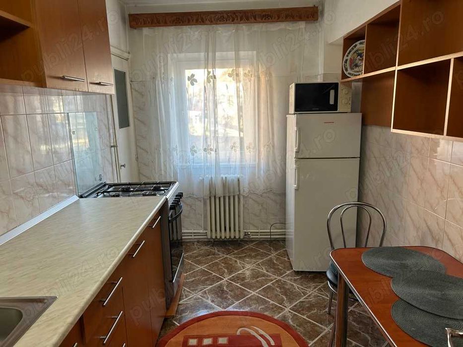 Ap 3 camere decomandat centru