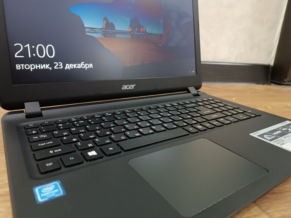 Ноутбук Acer WINDOWS 10 в идеале.