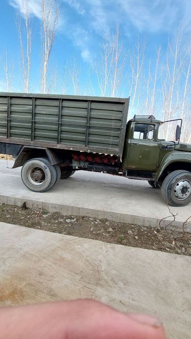 Zil samosval sotiladi