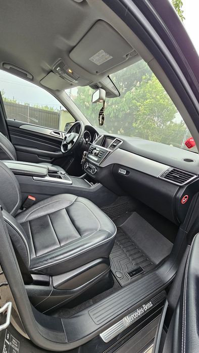 Mercedes ML -  schimb cu Miniescavator