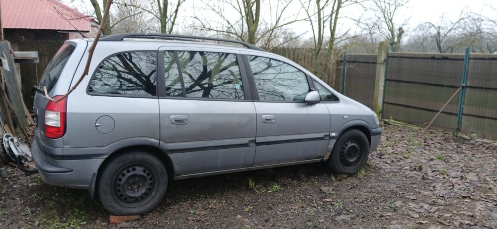 Vând Opel Zafira pentru piese de schimb, auto radiată, 2004, 2.2 DTI