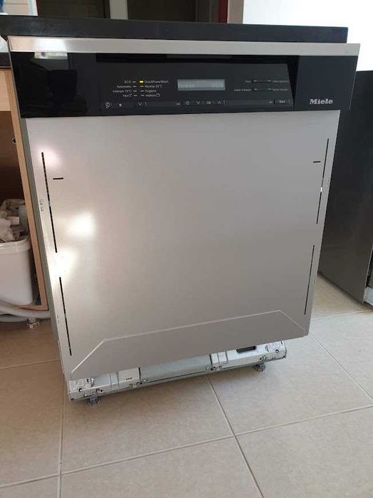 LED - Wi-Fi - Чернo Miele Auto Open Съдомиялна - Частично Вграждане
