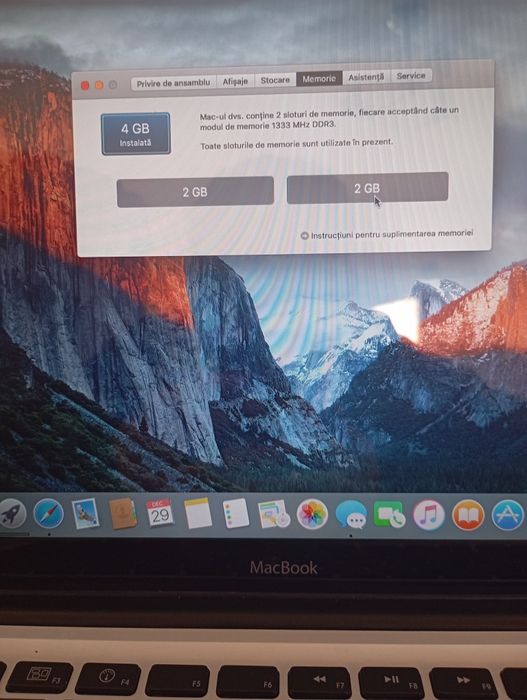 Vând laptop MacBook