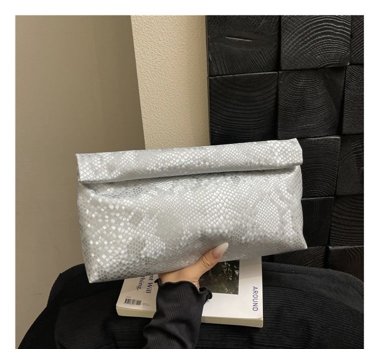 Продам новый клатч