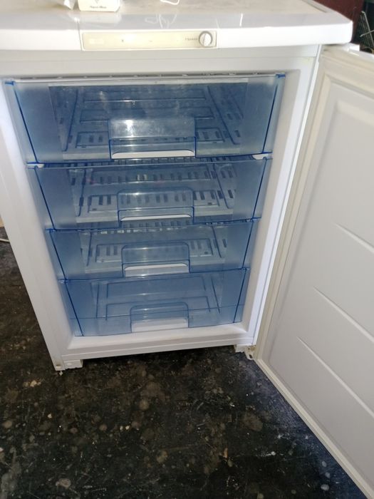 Продам морозильную камеру бирюса.