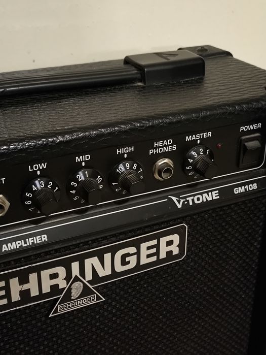 Гитарный комбоустлитель Behringer V-ton GM108