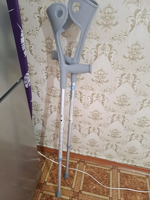 Костыли продам .