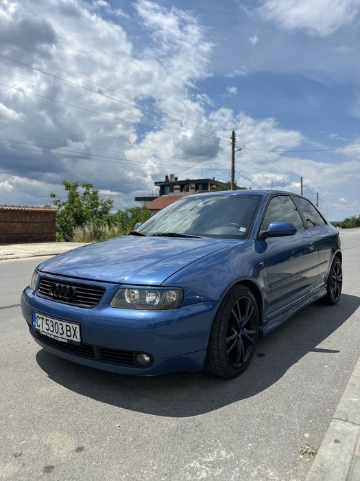 Audi A3.