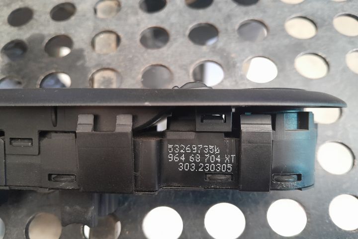 Butoane geam sofer 96468704XT 96468704XT Peugeot 407 prima generatie