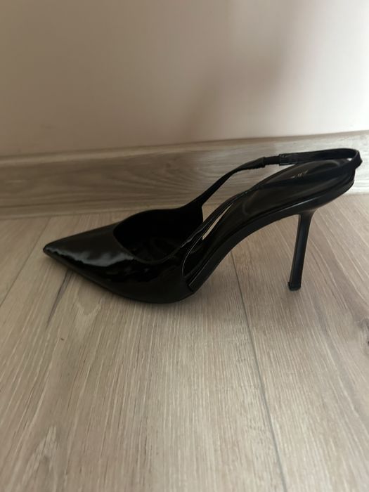 Обувки с ток Zara