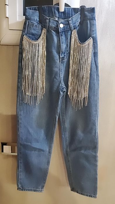 Дънки със синджири от камъни