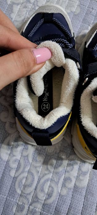 Кроссовки на мальчика теплые 24 размер
