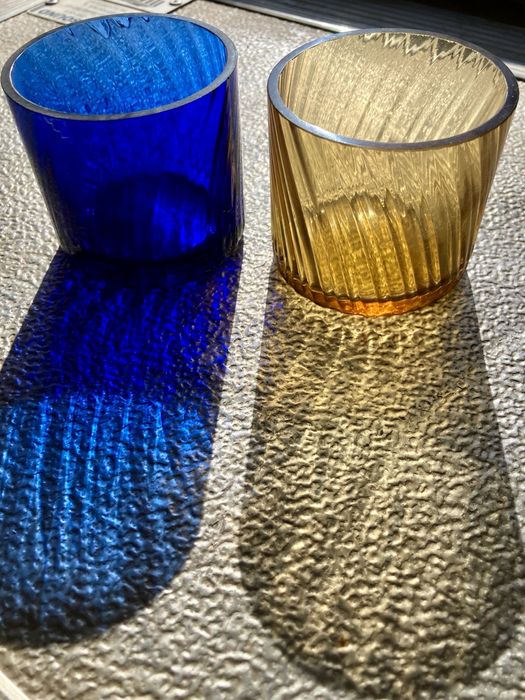 Чашки от фасетирано цветно стъкло